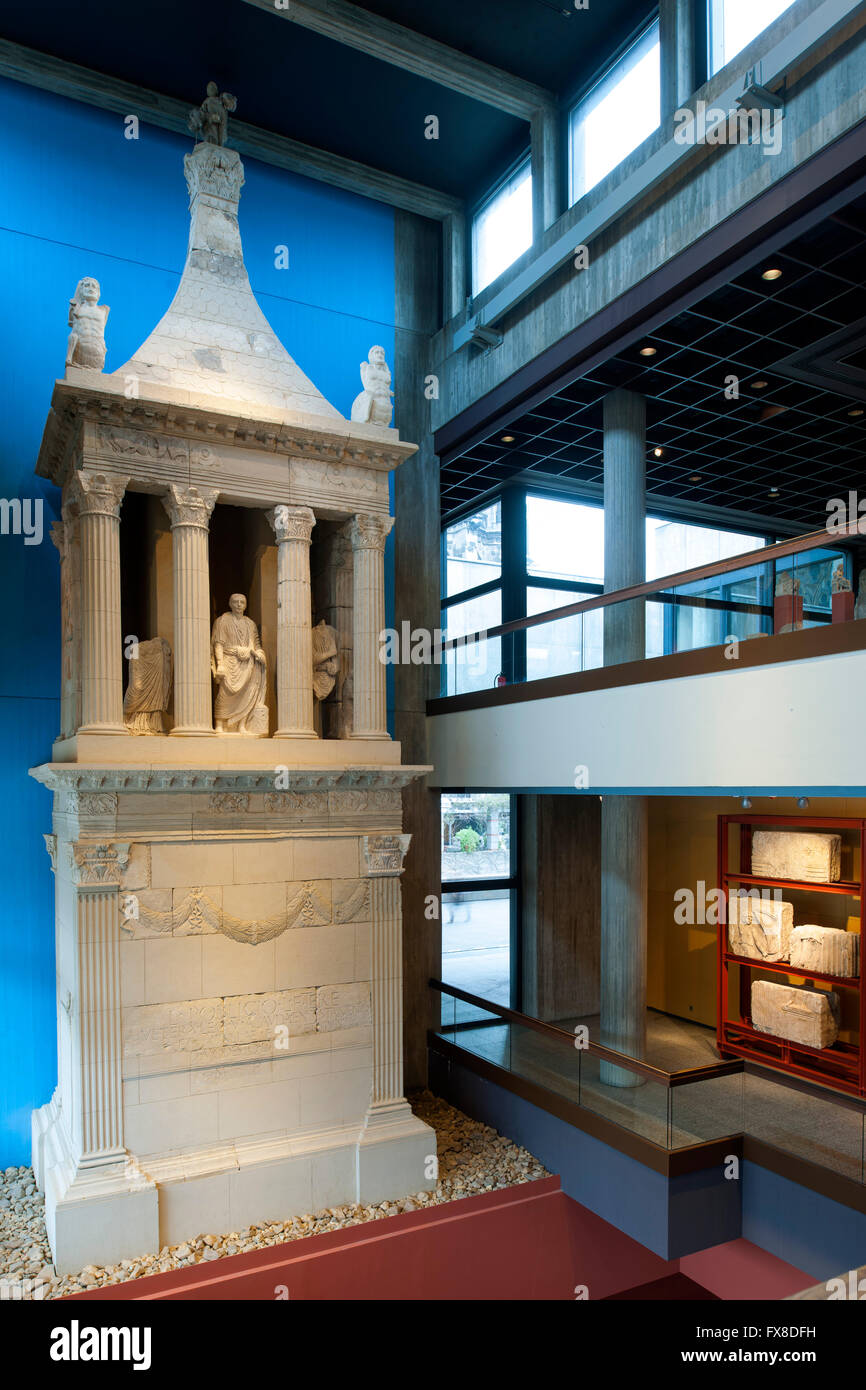 Köln, Buchforst, Roncalliplatz, Römisch-Germanische Museum, Das Grabmal Lucius Poblicius (um 40 N. Chr.) stehen ein der römischen Stockfoto