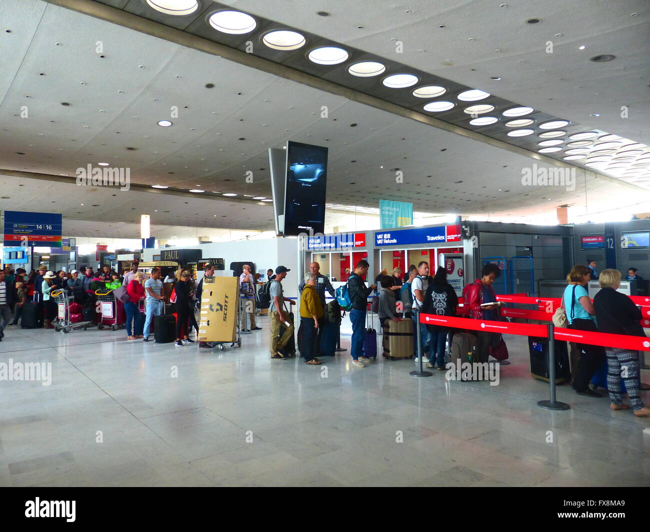 EU, Frankreich, Paris, Charles de Gaulle International Airport Arrival Hall Stockfoto