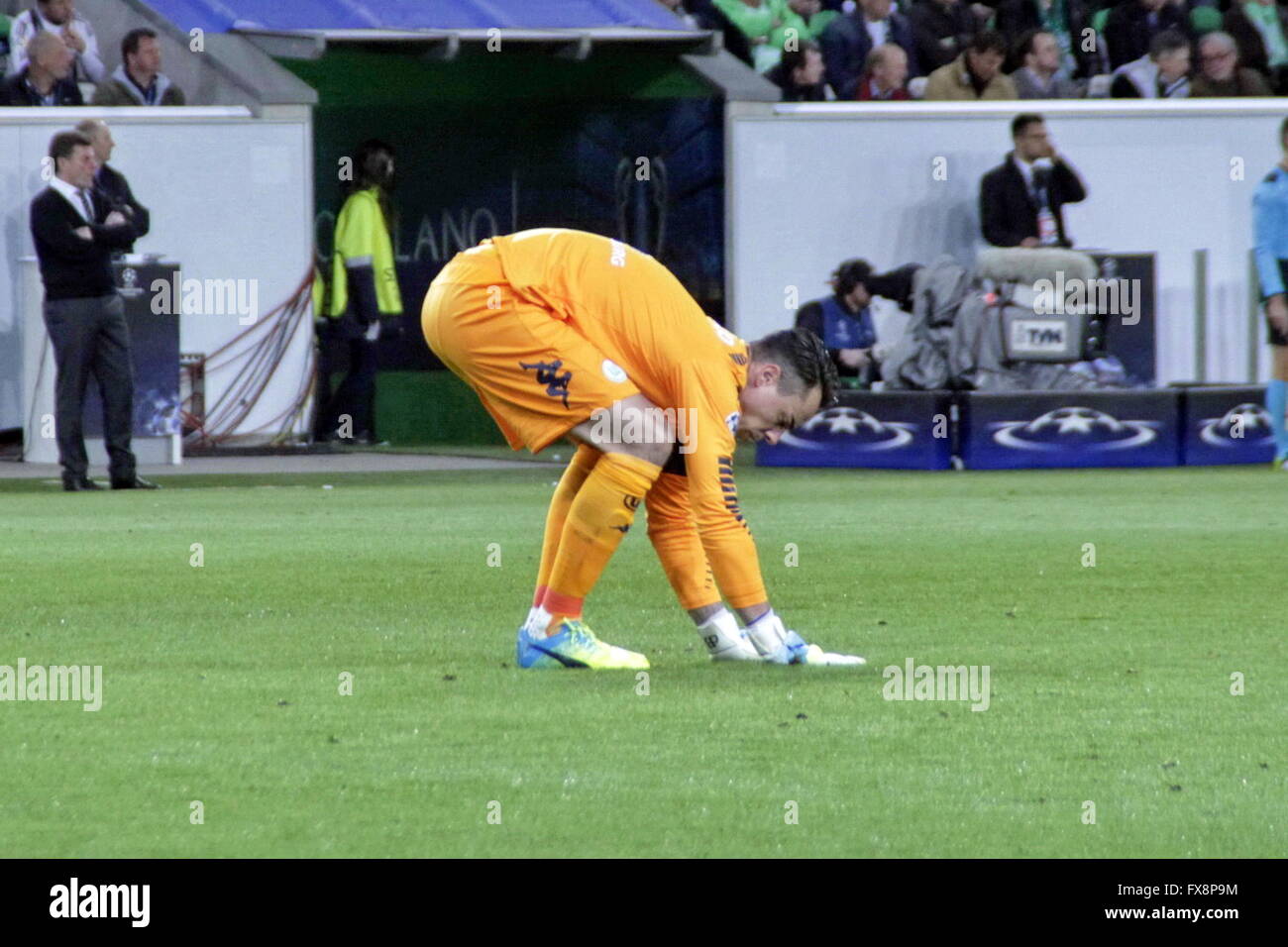 Diego Benaglio in Aktion während der Liga-Meister Wolfsburg match - Real Madrid © Laurent Lairys Agence Locevaphotos Stockfoto