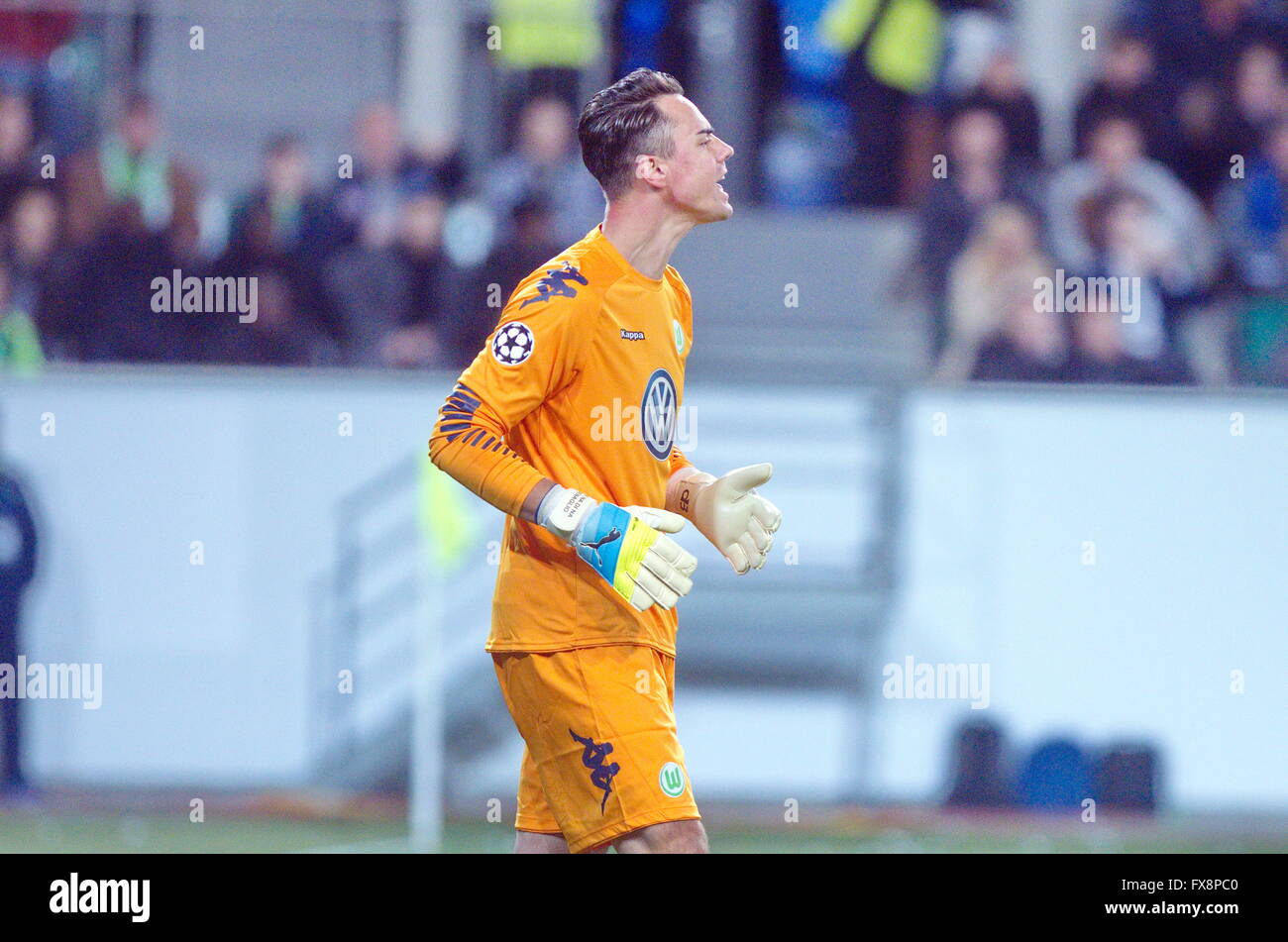 Diego Benaglio in Aktion während der Liga-Meister Wolfsburg match - Real Madrid © Laurent Lairys Agence Locevaphotos Stockfoto