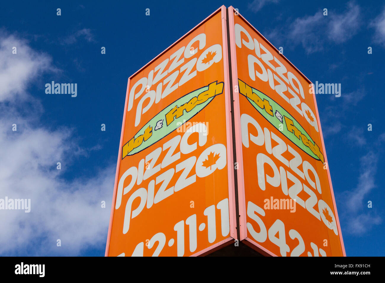 Pizza-Pizza-Fastfood-Restaurant in der Innenstadt von Kingston, Ontario, am 18. März 2016. Stockfoto