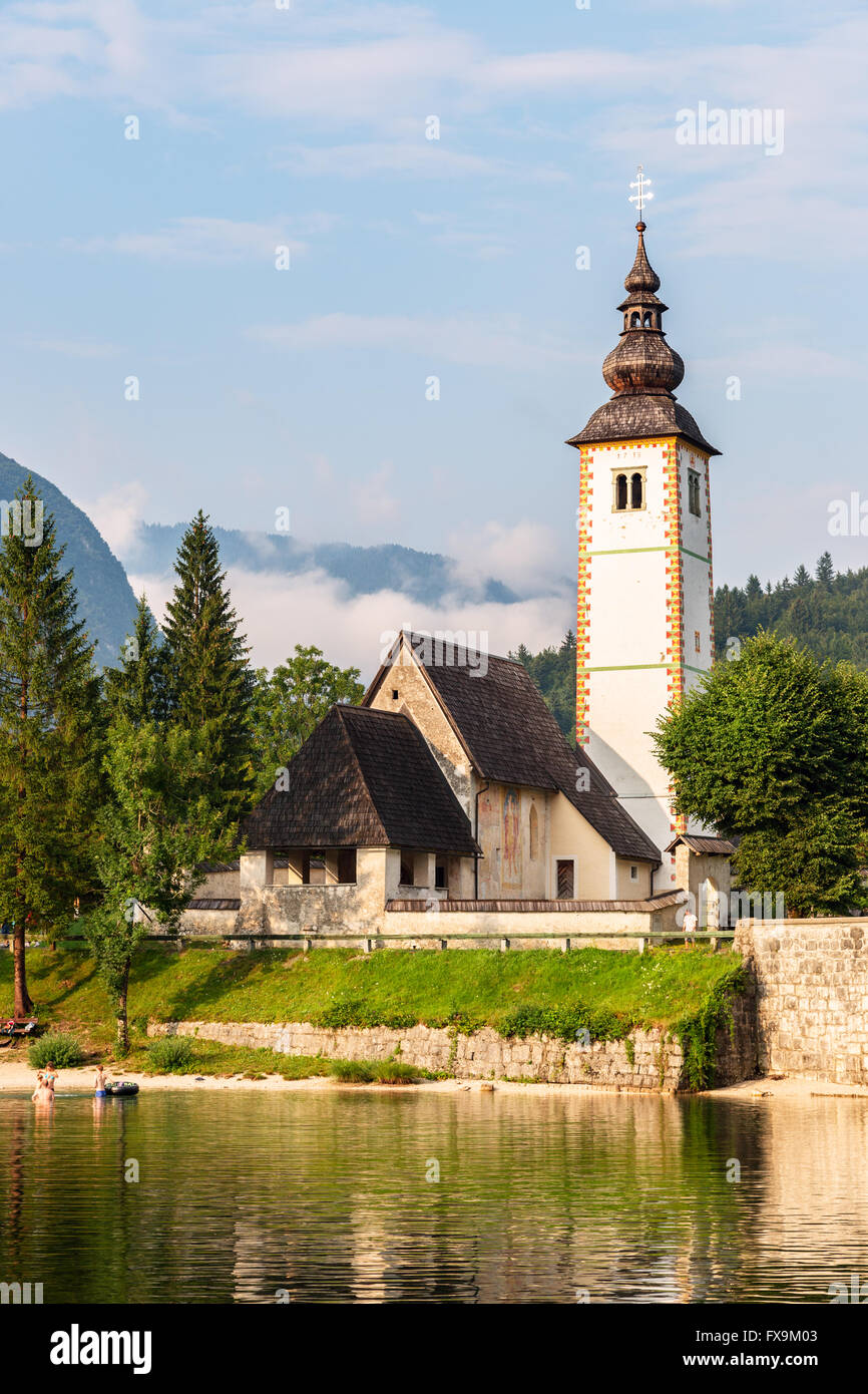 Kirche St. Johannes der Täufer, See Bohinj, Slowenien Stockfoto