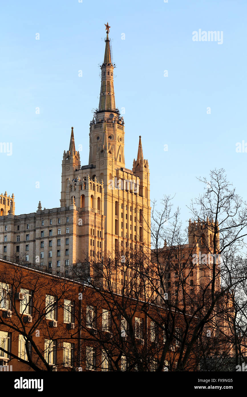 Stalin-Hochhaus am Kotelnicheskaya Ufer in Moskau Stockfoto
