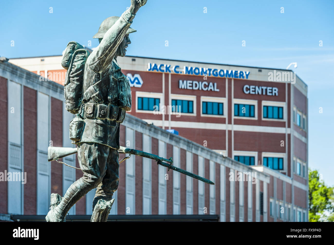 Ersten Weltkrieg Bronze Statue "Spirit of American Doughboy" am Veterans Hospital in Muskogee, Oklahoma, USA. Stockfoto