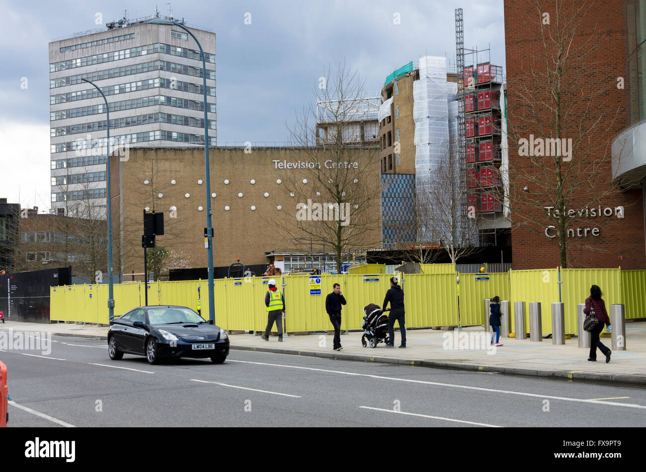 BBC Television Center auf Wood Lane in London unter Sanierung. Stockfoto
