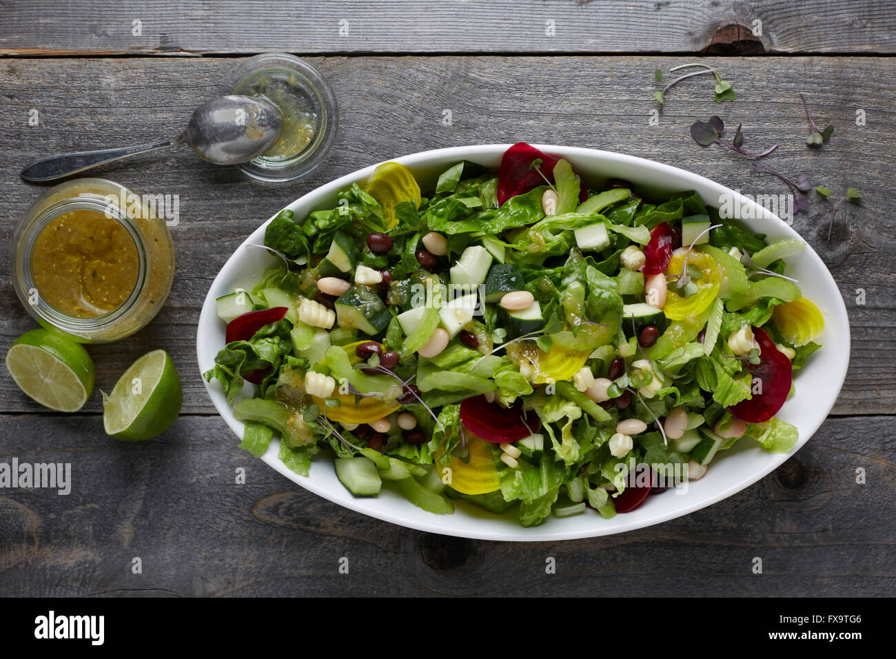 Gemischte salat zutaten -Fotos und -Bildmaterial in hoher Auflösung – Alamy Gemischte salat zutaten -Fotos und -Bildmaterial in hoher Auflösung – Alamy