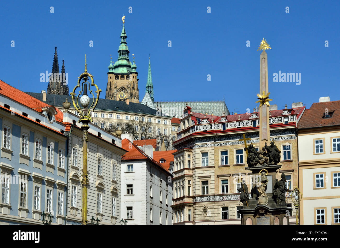 Prag, Tschechische Republik. St Vitus Cathedral und das Schloss von Malostranske Namesti (Kleinseitner) gesehen Stockfoto