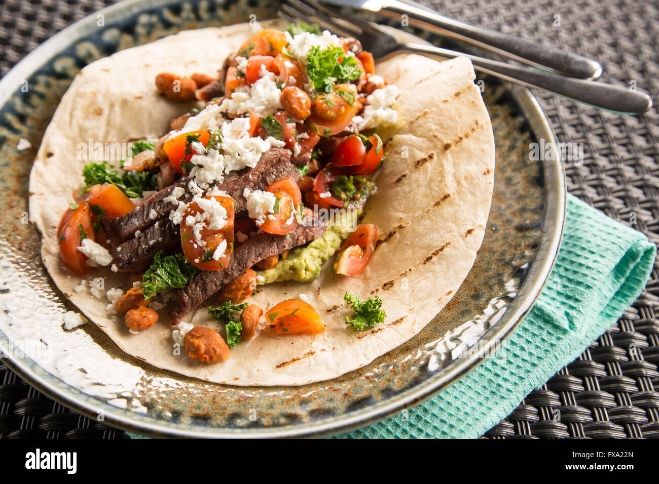 Rindfleisch-Burrito mit Chili greens Stockfoto