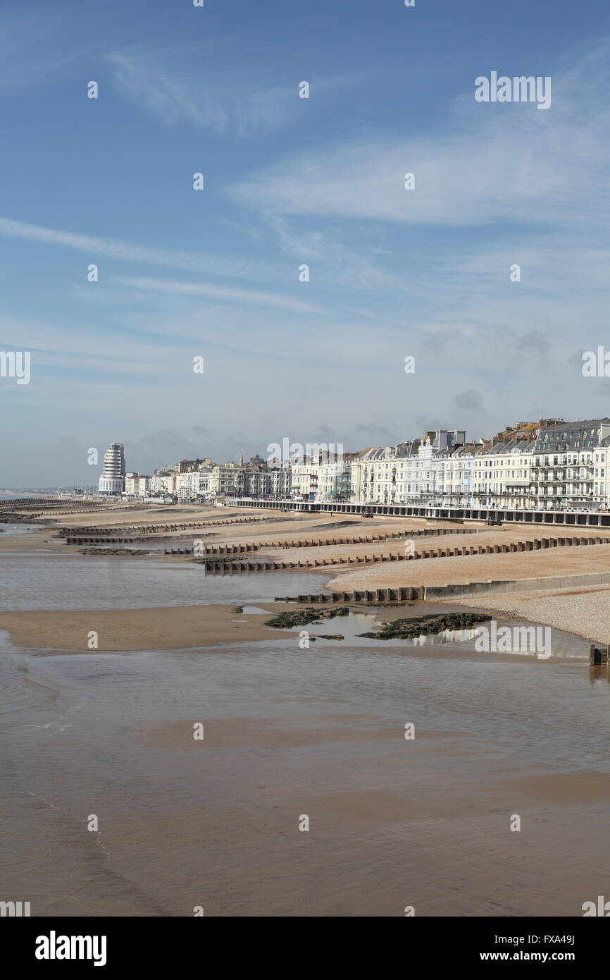 Hastings, St Leonards auf Meer und Marine Gericht gesehen vom neuen Pier Hastings, East Sussex, UK Stockfoto
