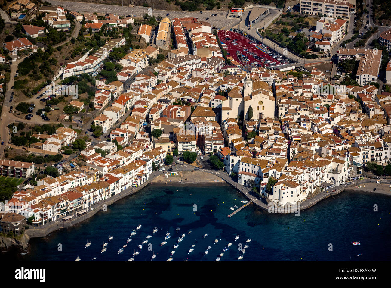 Antenne, Bucht von Cadaqués, Segelboote, Altstadt, Parc Natural Cap de Creus, Cadaques, Costa Brava, Katalonien, Spanien Europa, Antenne Stockfoto