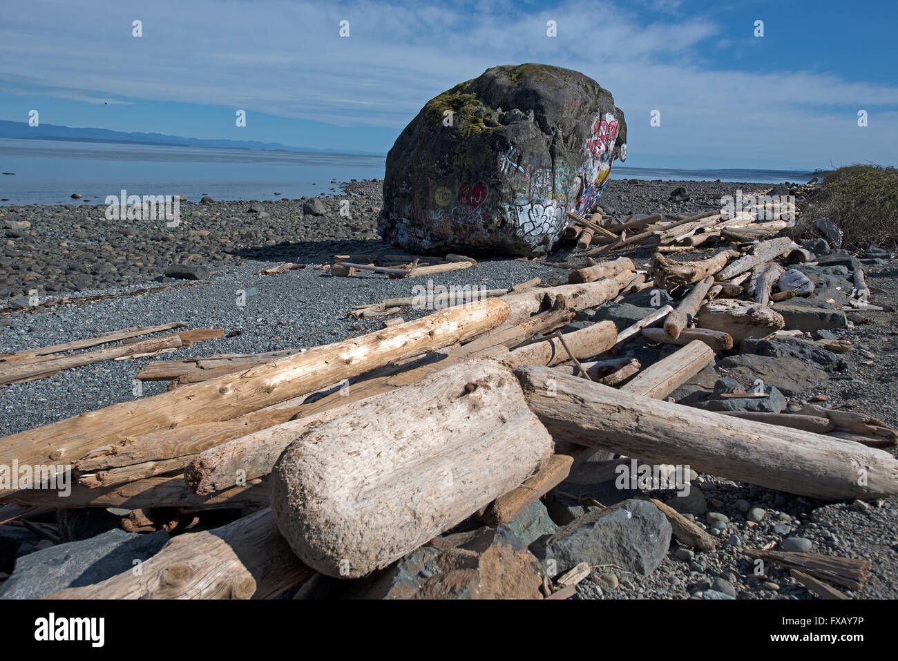 "Großer Stein" Campbell River, Georgia Straits, Vancouver Island BC geologischen Eiszeit Relikt, malte bunt.  SCO 10.210. Stockfoto