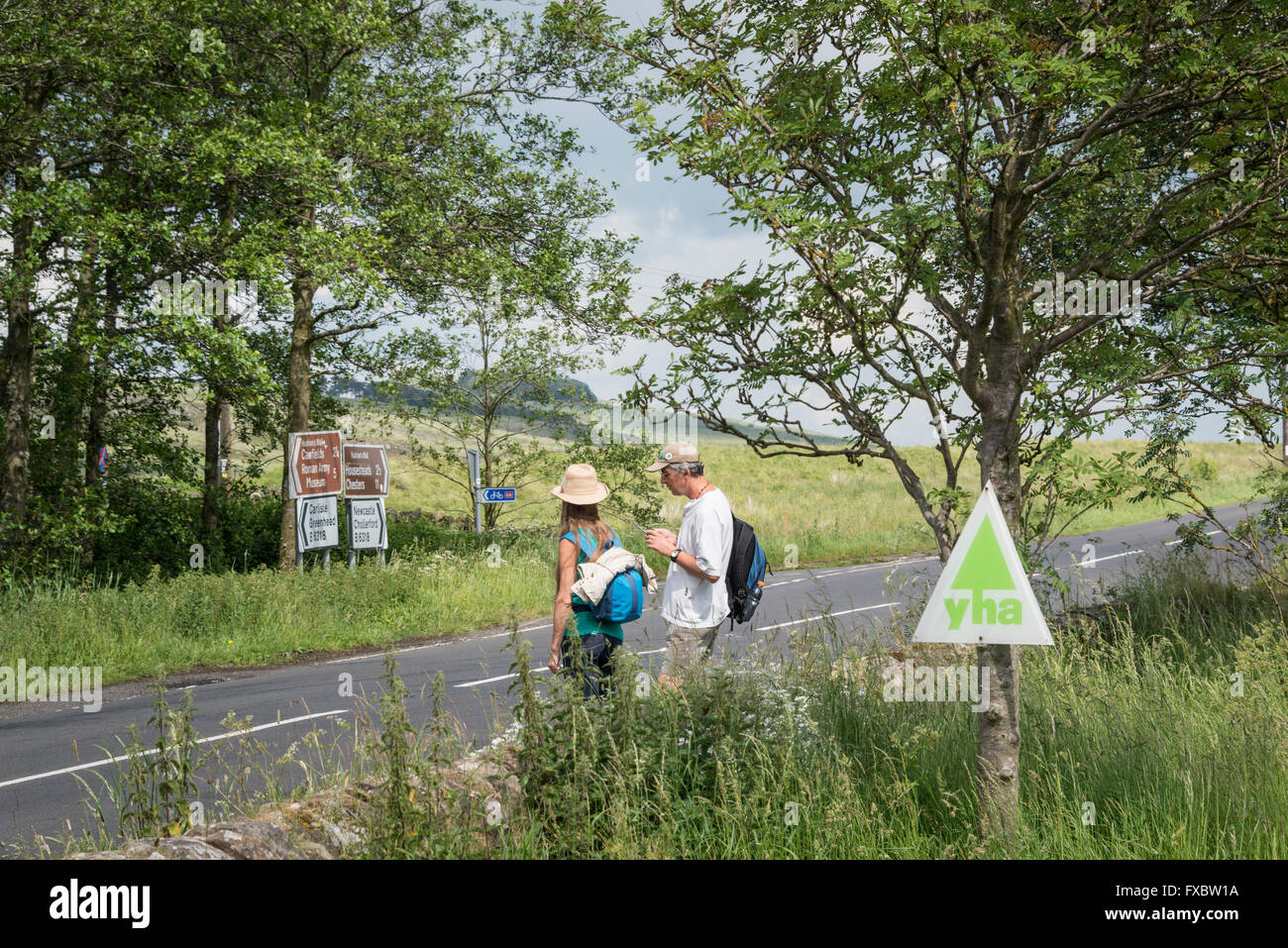 Die AD122 Bus zwischen Hexham und Greenhead im Sommer fährt Stockfoto