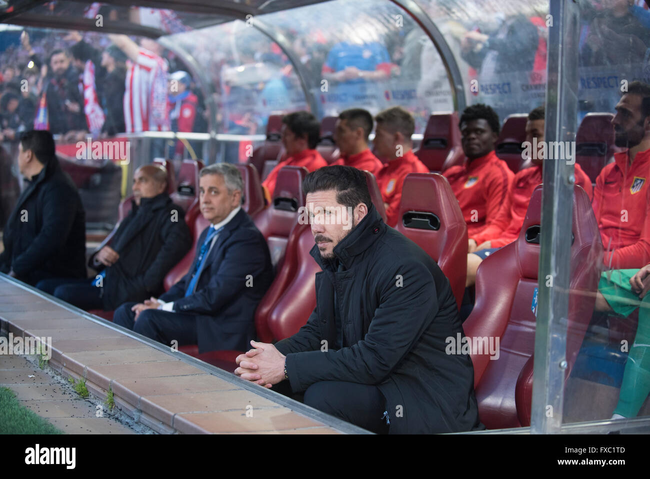 Vicente Calderon Stadion, Madrid, Spanien. 13. April 2016. Cholo Simeone Momente vor dem Spiel. UEFA Champions League 2015/16 Viertel Finale zweite Bein Atletico de Madrid Vs Barcelona Credit: Pablo Gonzalez Cebrian/Alamy Live News Stockfoto