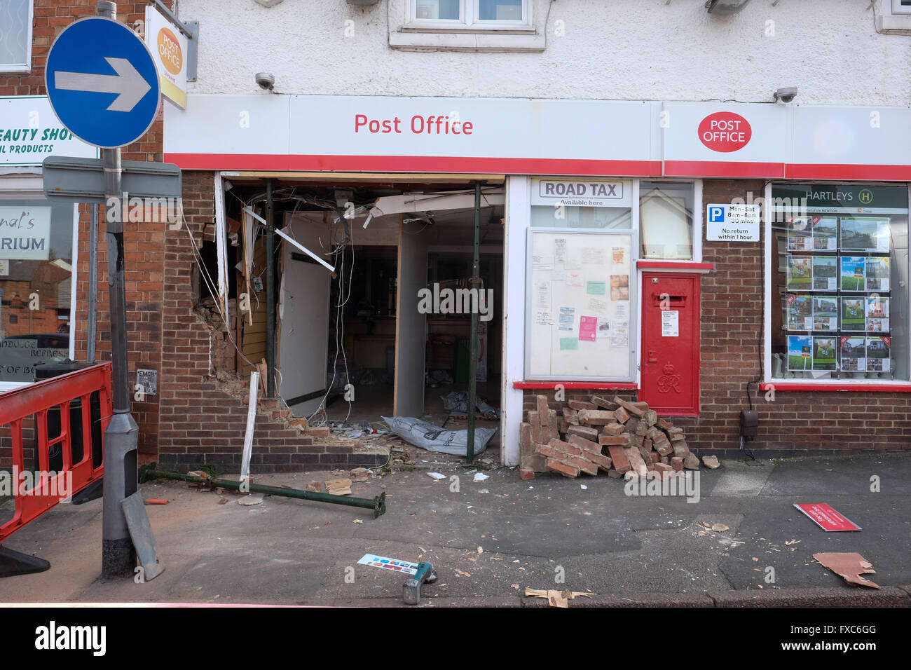 Diebe haben einen Geldautomaten nach Ram überfallen Shepshed Postamt über Nacht gestohlen. Stockfoto