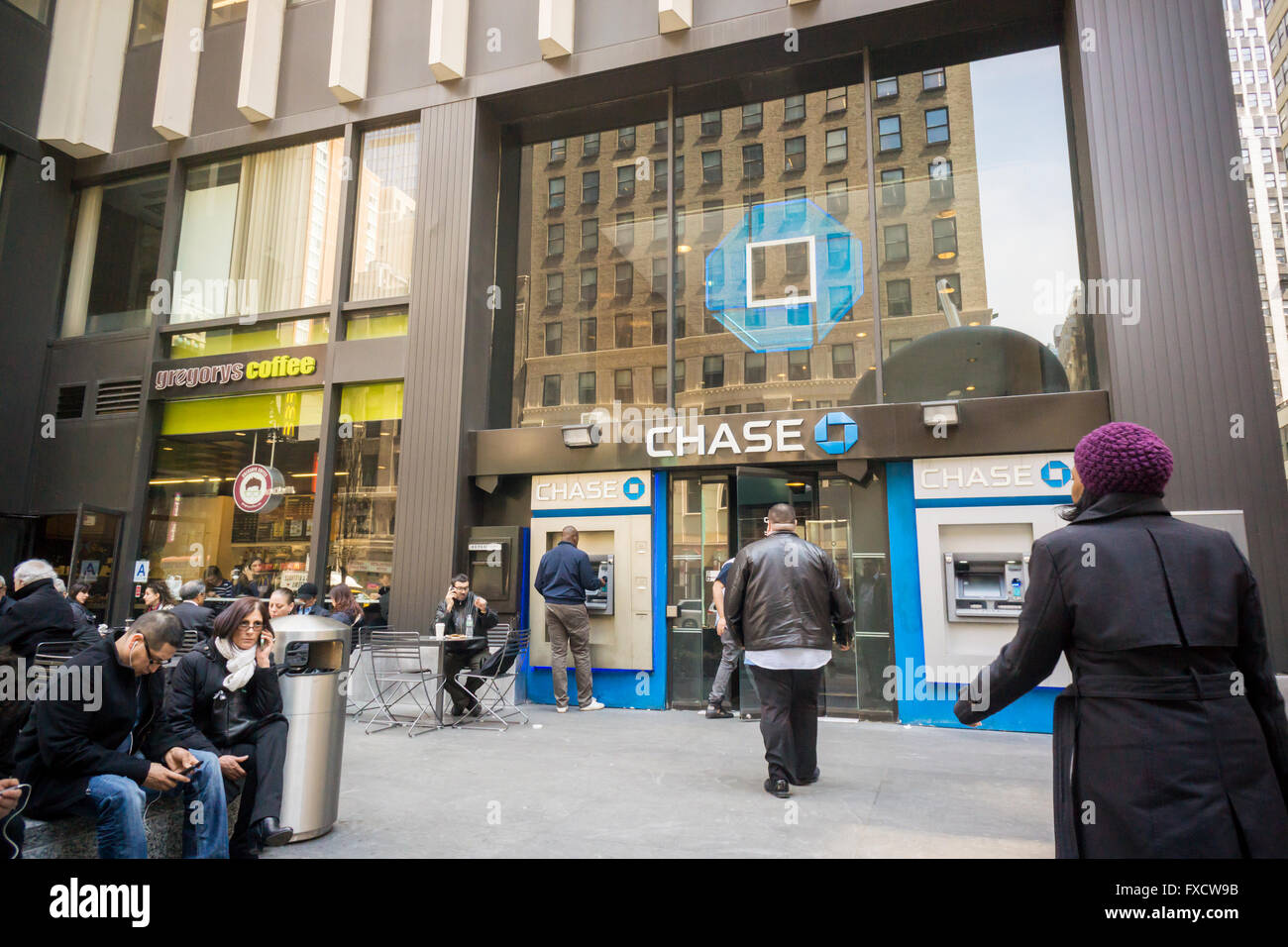 Eine Filiale der Chase Bank in New York am Montag, 11. April 2016. Die vier Großbanken, JPMorgan Chase, Bank of America, Wells Fargo und Citigroup Bericht Ergebnis im ersten Quartal in dieser Woche die schlimmsten seit dem Beginn der großen Rezession sein dürften. (© Richard B. Levine) Stockfoto