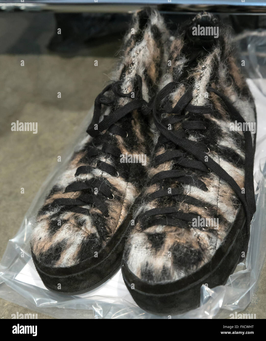 Schuhe barcelona -Fotos und -Bildmaterial in hoher Auflösung – Alamy