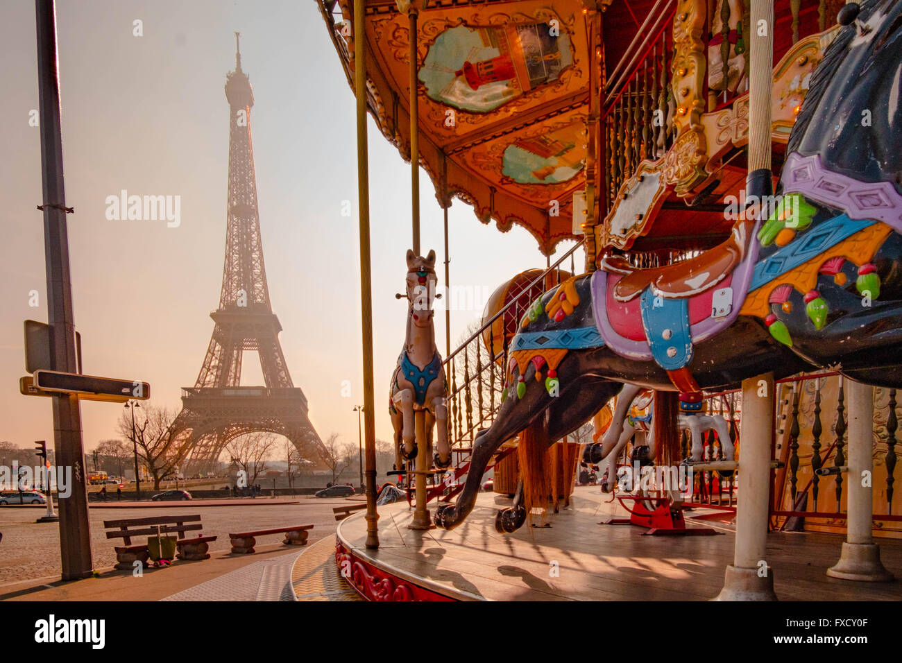 Karussell de Paris und Eiffelturm, Frankreich. Stockfoto