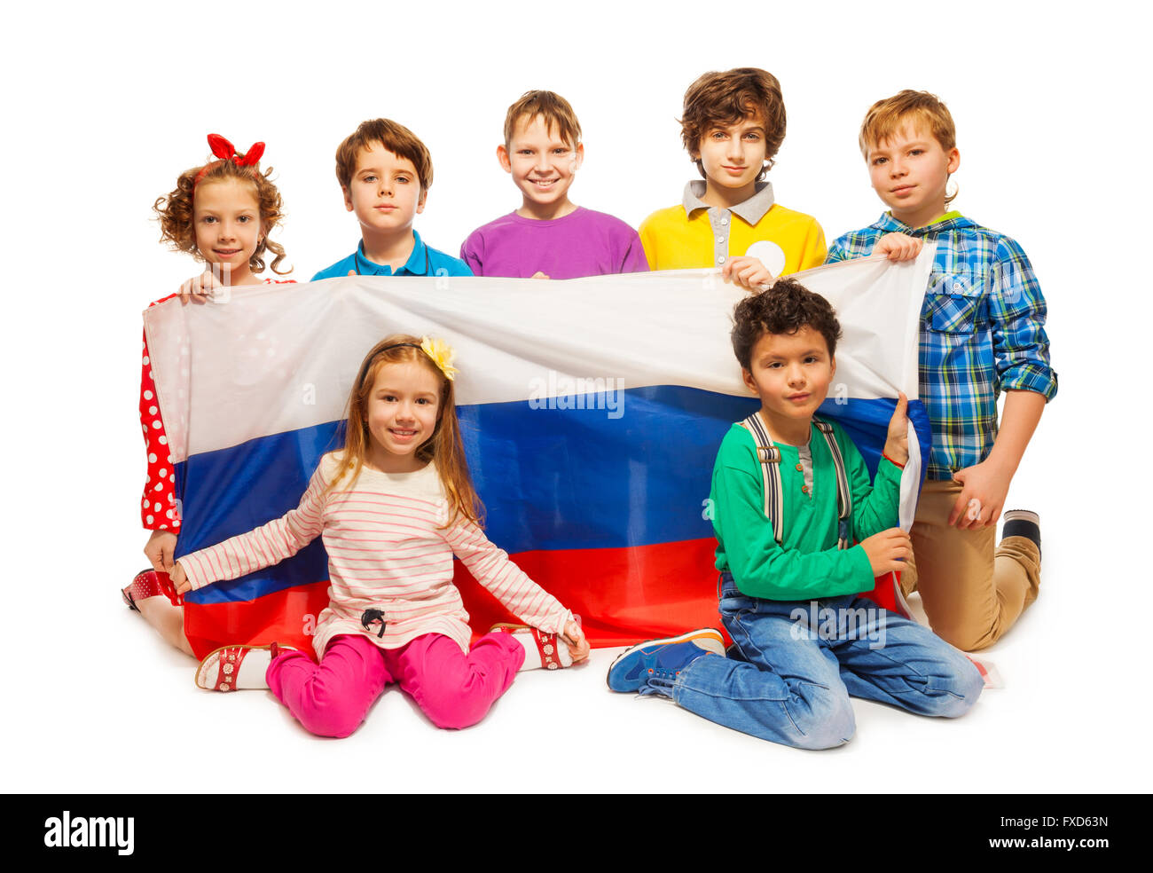 Kinder halten große Flagge der Russischen Föderation Stockfoto