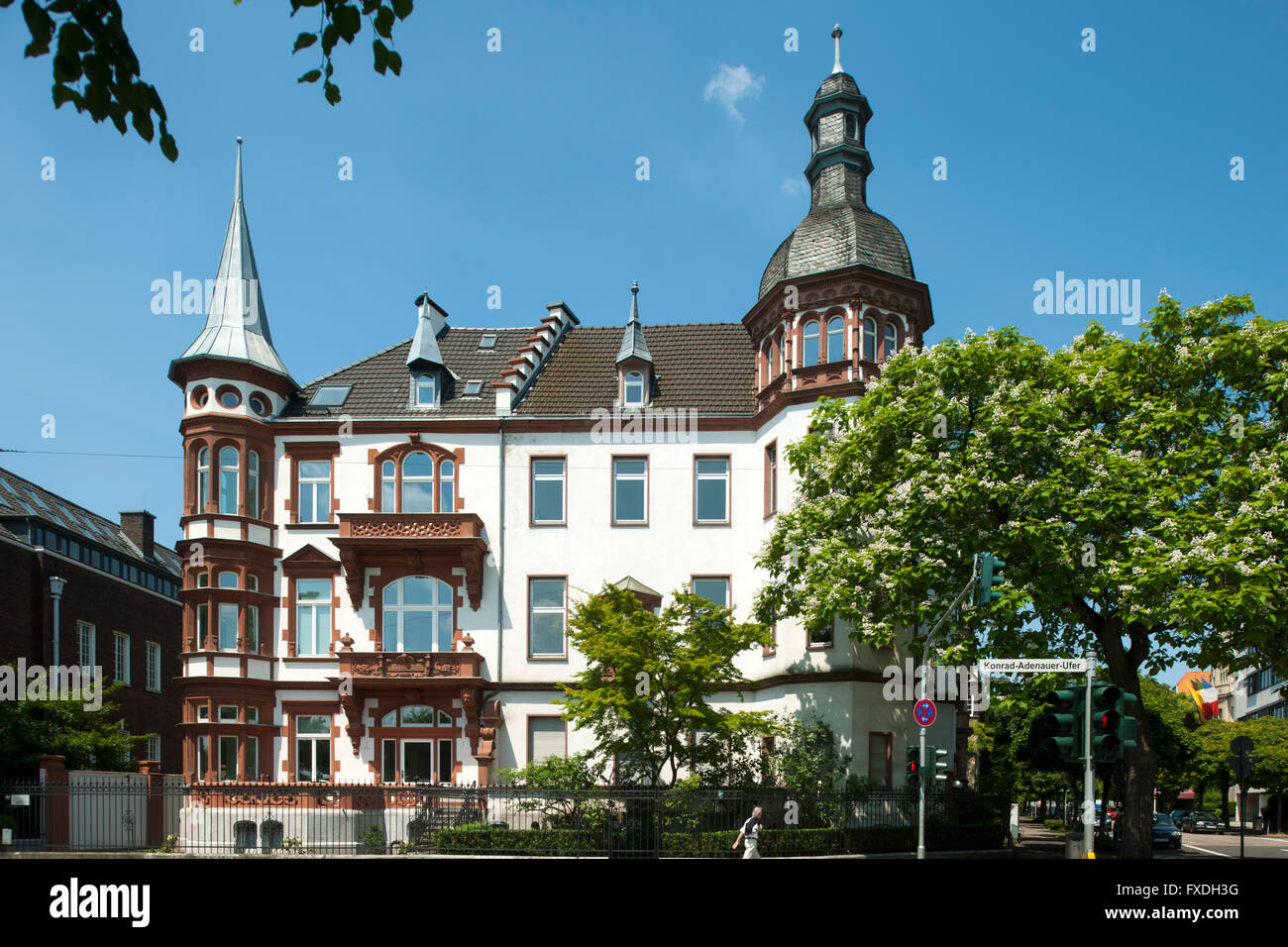 Deutschland, Nordrhein-Westfalen, Köln, Villa Frankreich bin Konrad-Adenauer-Ufer / Ecke Worringer Strasse. Sie Beherbergt Das Deutsc Stockfoto