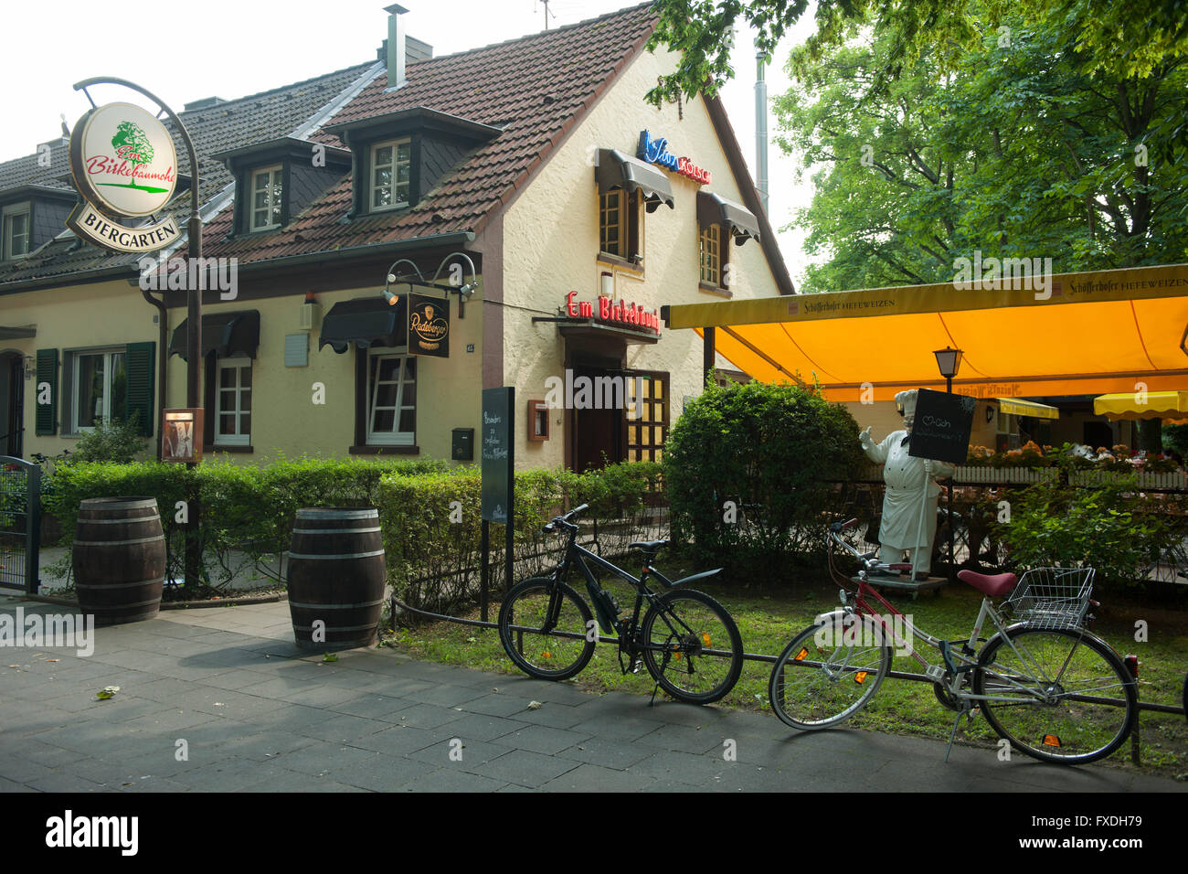Koln Sulz Biergarten Em Birkebaumche Stockfotografie Alamy