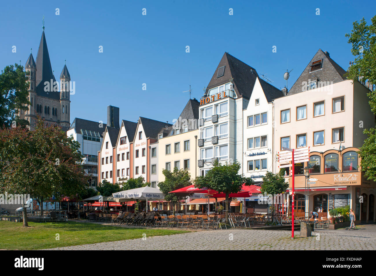 Köln, Altstadt, Höhe, Kirche Brutto Sankt Martin. Stockfoto