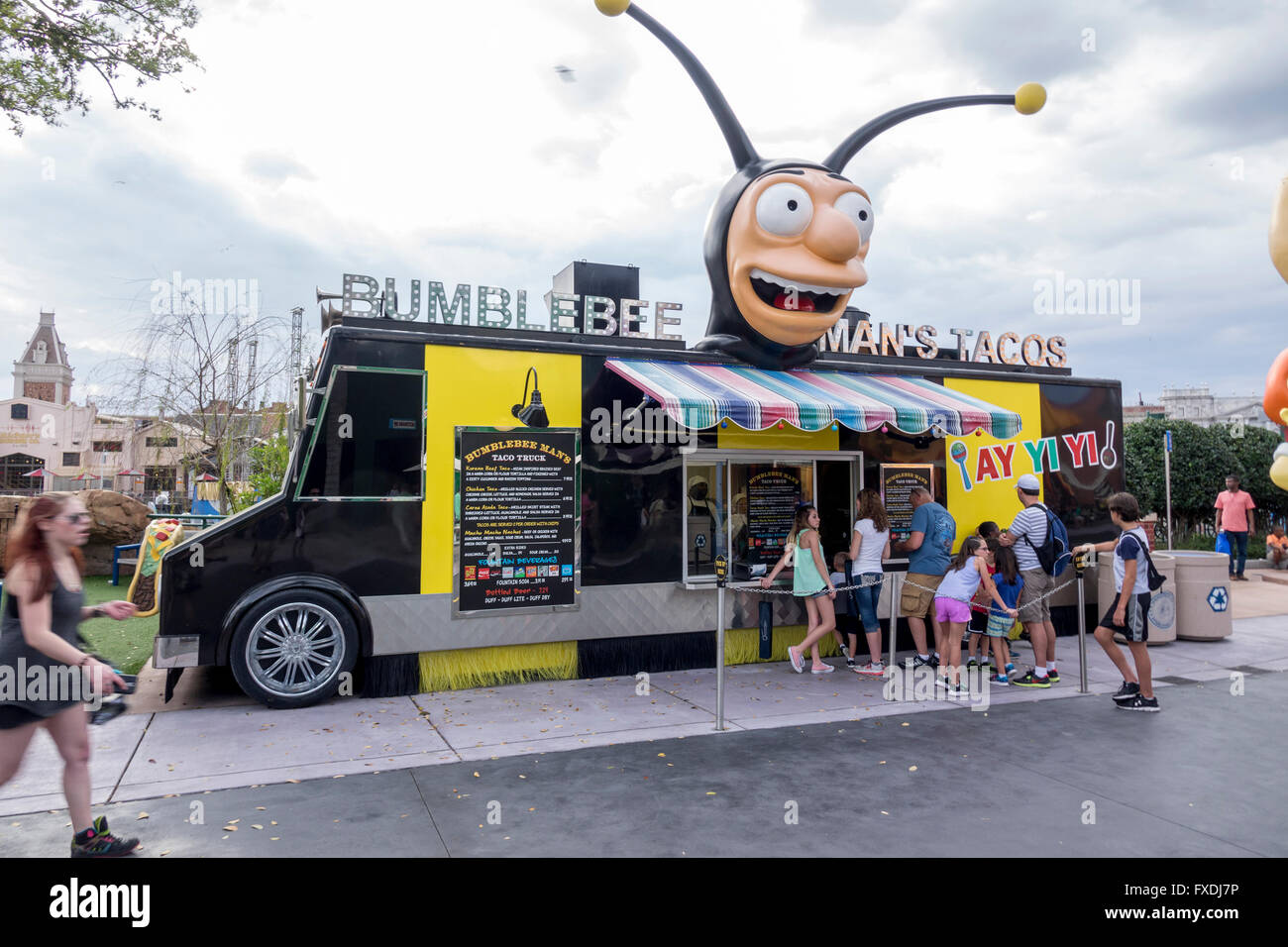 Hummeln Taco Truck eine Figur aus der Simpsons Cartoon TV-Show verkaufen Tacos im Universal Orlando Resort Stockfoto
