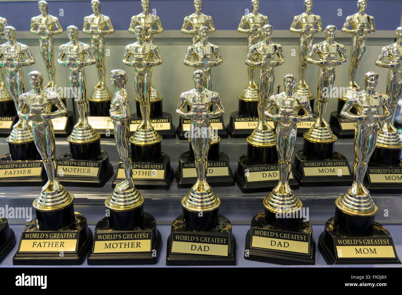 Oscar-Trophäe Statue Souvenirs zum Verkauf In einem Geschäft In Universal Studios Orlando Florida für beste Mama oder Papa am besten Stockfoto