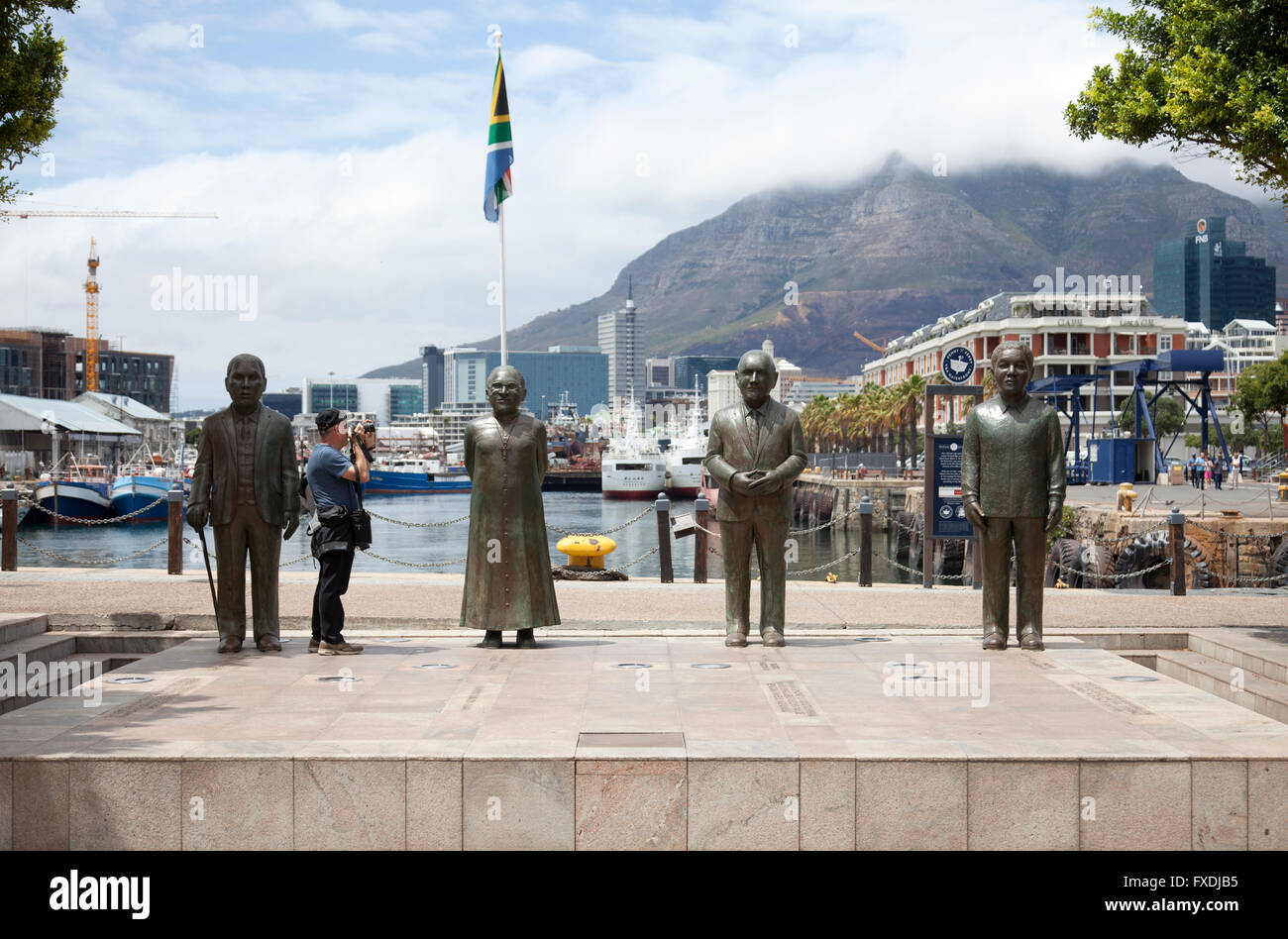 4 Statuen auf Nobel Platz an V & eine Waterfront - Kapstadt - Südafrika Stockfoto