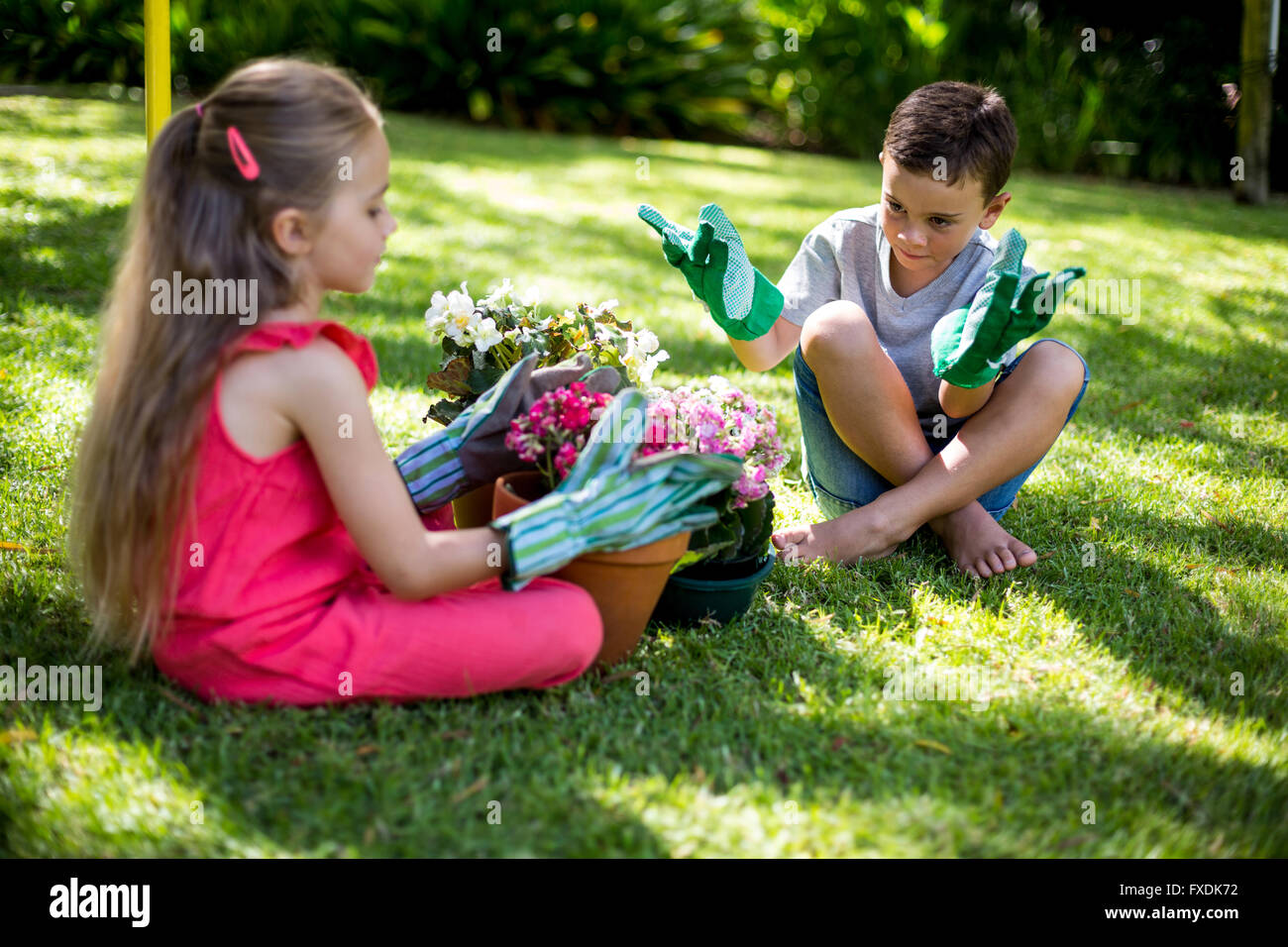 Weibliche Geschwister Stockfotos und -bilder Kaufen - Alamy