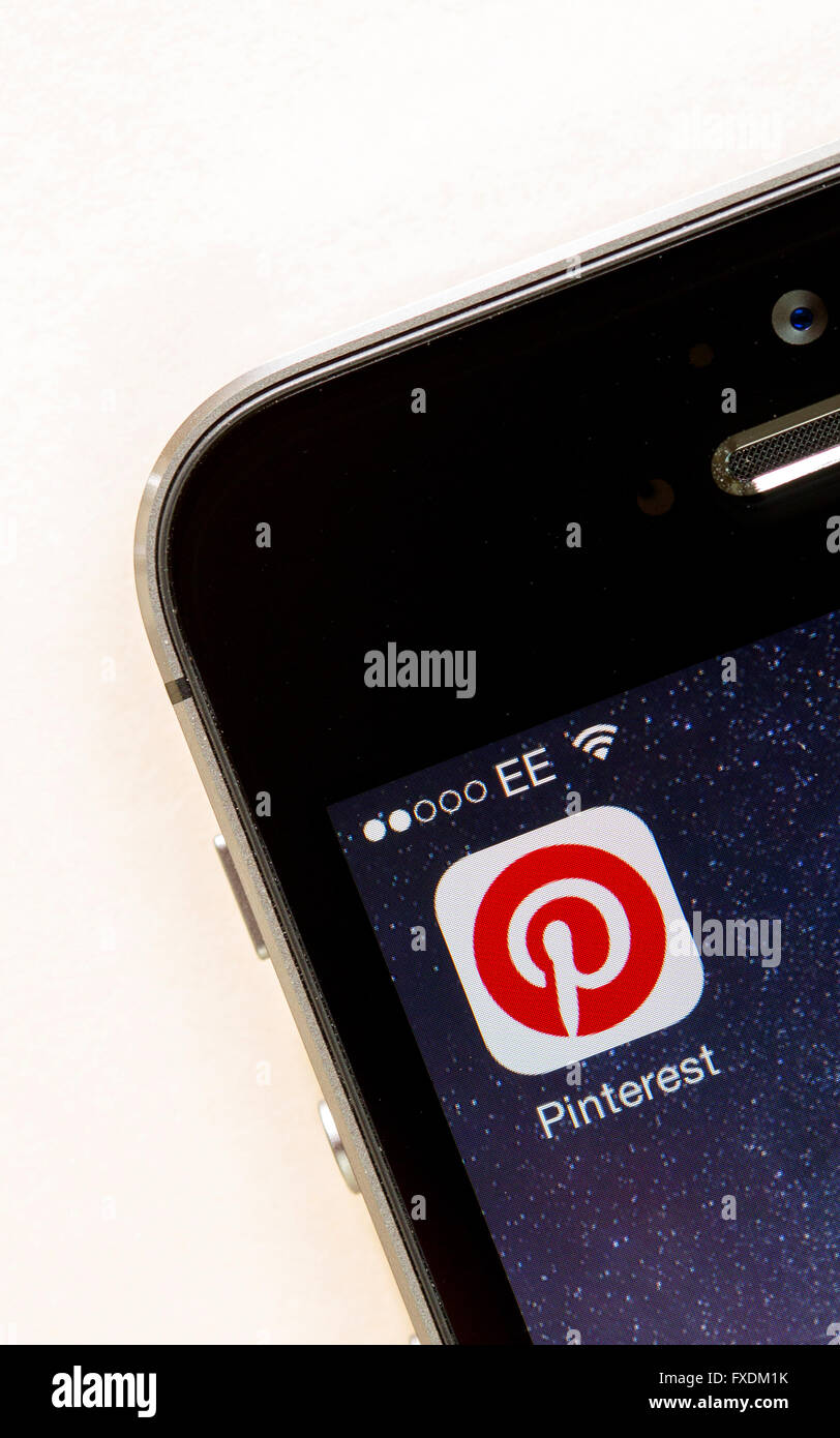 Pinterest-App auf dem Handy Stockfoto