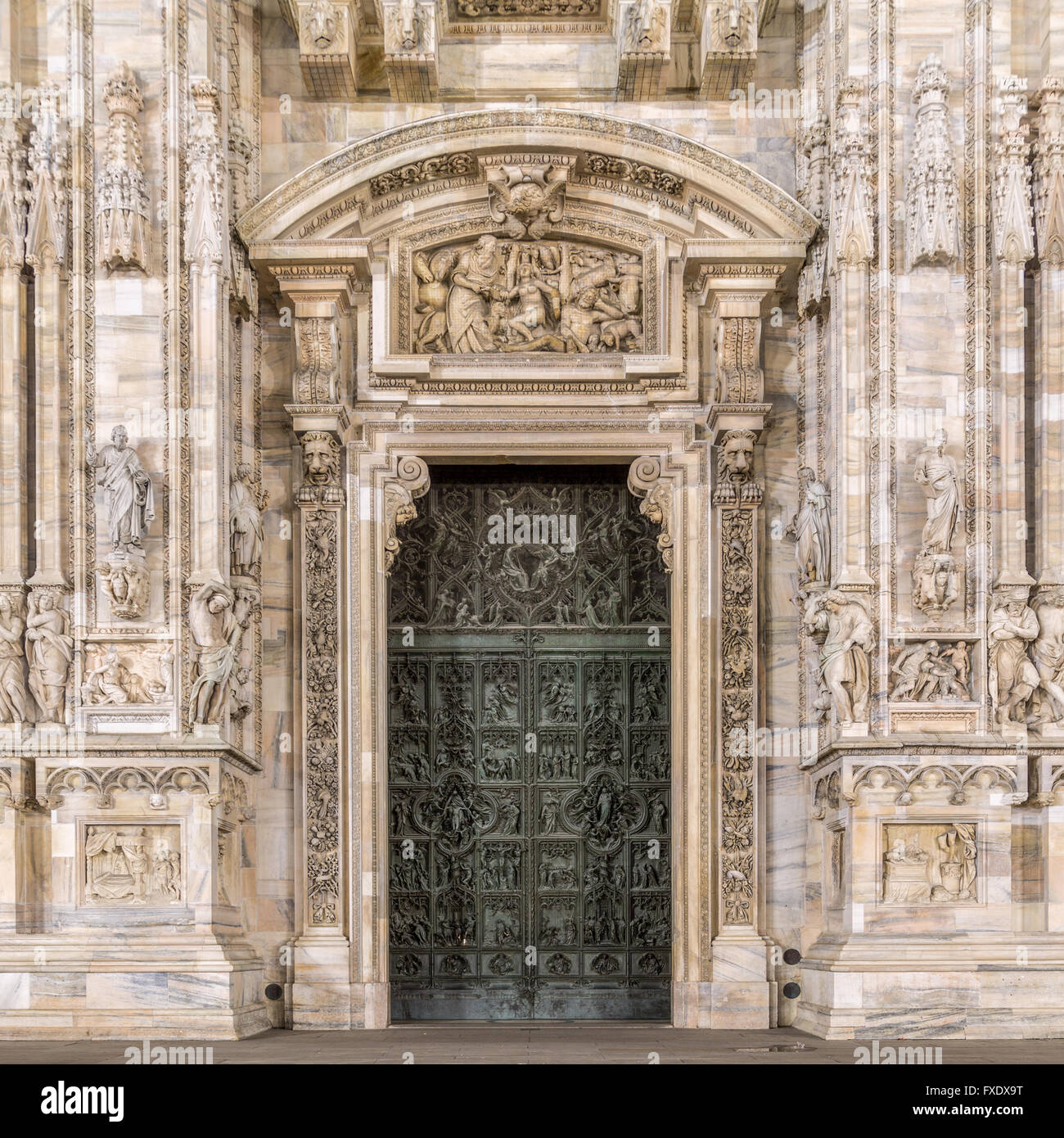 Eingang der Mailänder Dom, Piazza del Duomo, Mailand, Italien Stockfoto