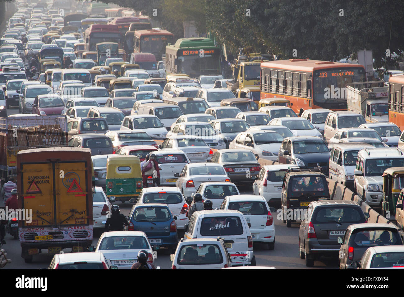 Überfüllten Ringstraße in Delhi, Indien Stockfoto