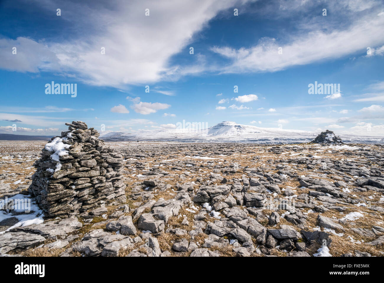 Winter-Szene des Ingleborough in den Yorkshire Dales Stockfoto