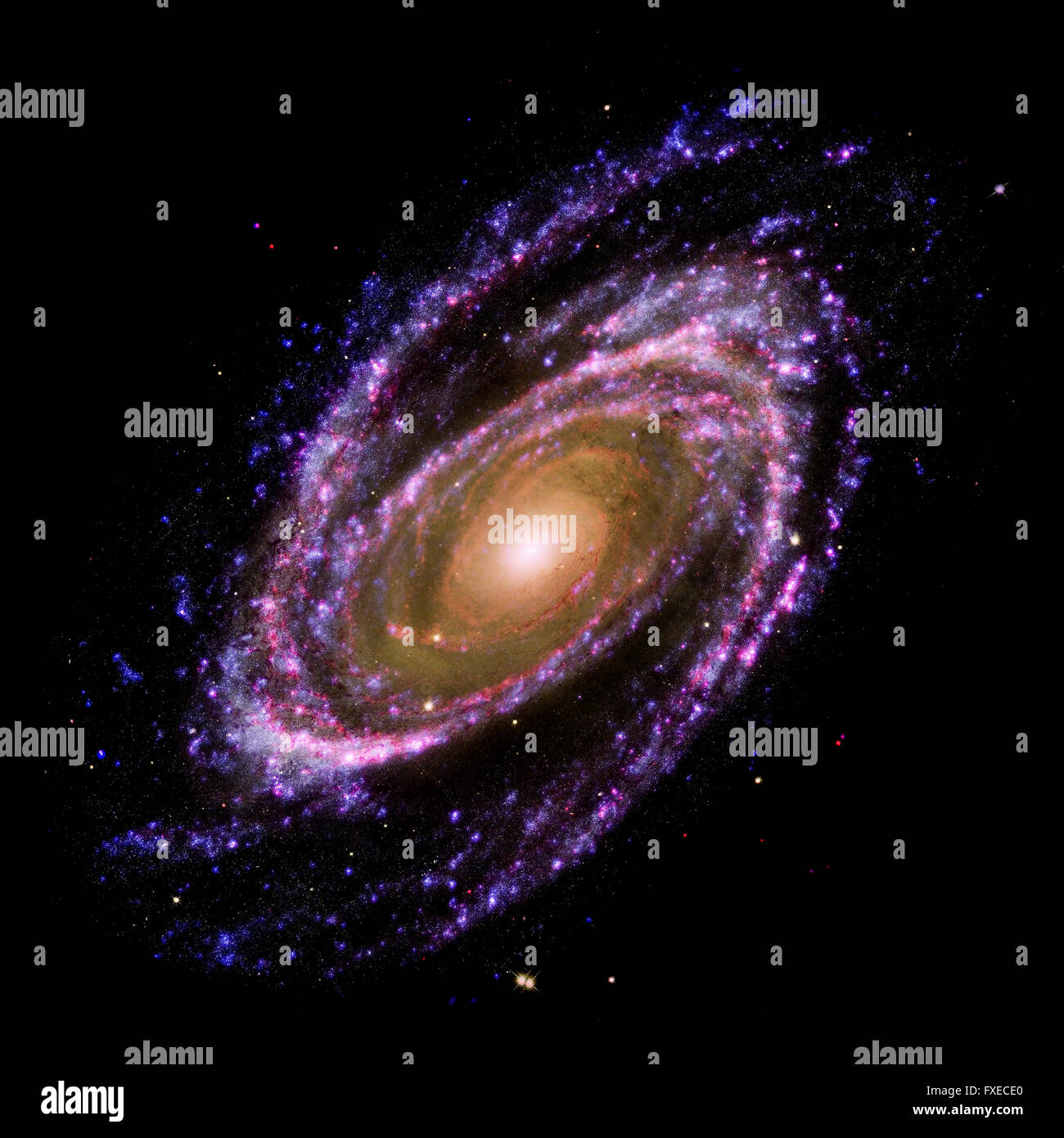 Das Galaxy-System mit einer hellen optischen Mitte Stockfoto