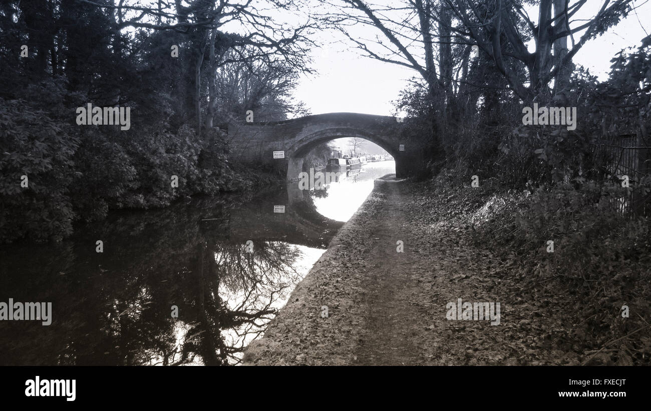 Runcorn, Latchford Canal. Alte schwarz / weiß Stockfoto