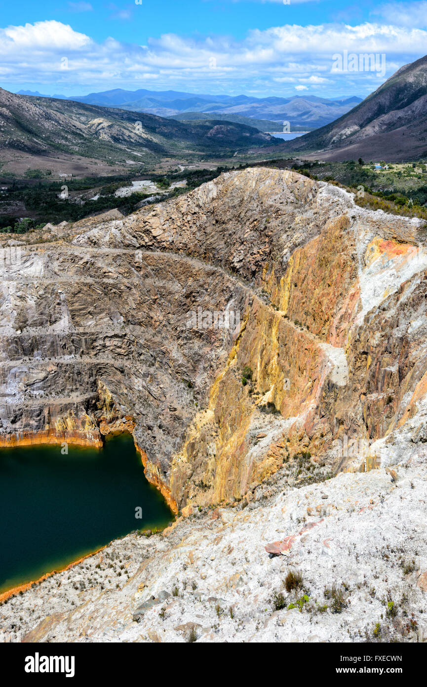 Ehemalige offen geschnitten Mine aus betrachtet der Eisen-Schlag-Suche, Bruen in der Nähe von Queenstown, Tasmanien, TAS, Australien Stockfoto