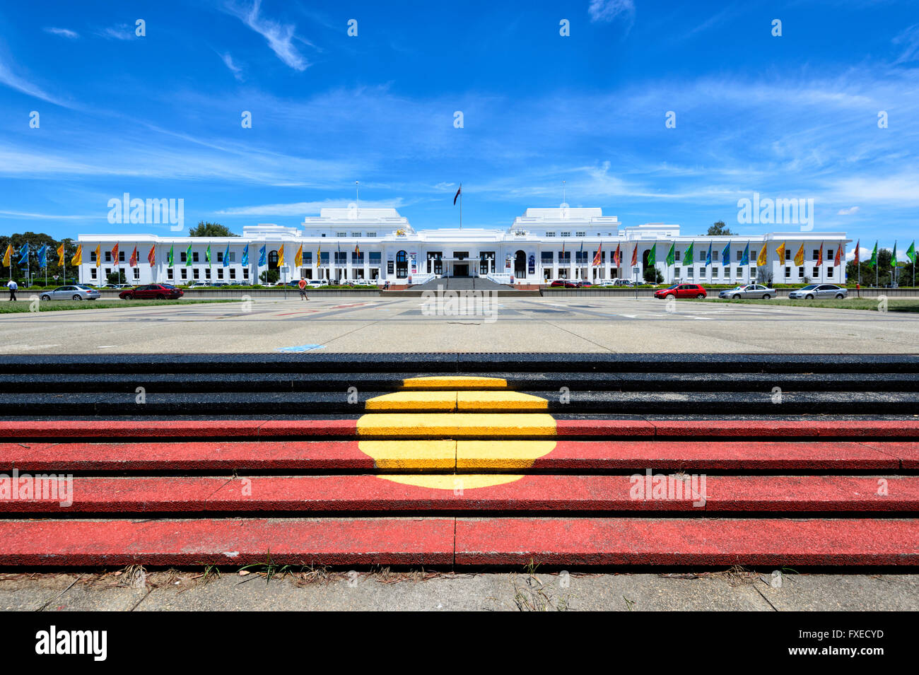 Canberra Old Parliament House und die australische Aboriginal Flagge als Zeichen des Protests, Australia Capital Territory, Australien Stockfoto