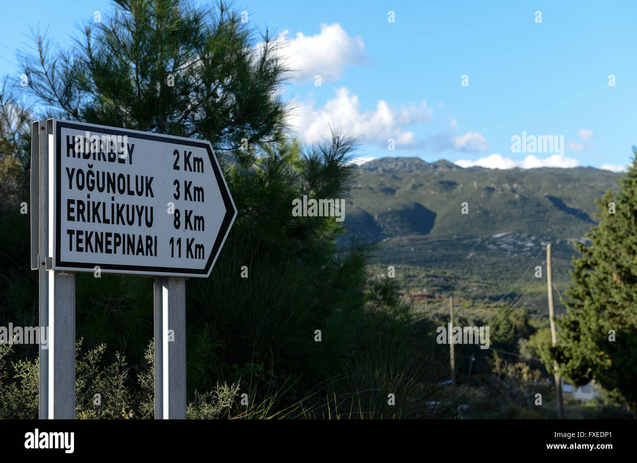 TÜRKEI Antakya, Musa Dagh, ehemaliges armenisches Dorf Yoghonoluk, Blick auf den Berg Musa Dagh, etwa 4000 armenische Dorfbewohner aus sieben Dörfern flohen während des Genozids 1915 im Ersten Weltkrieg auf den 1355 Meter hohen Berg Musa Dagh und kämpften 40 Tage lang gegen die Deportation durch die Ottomanen, Viele Armenier starben in der Schlacht und in Hunger, aber am Ende wurden die Überlebenden von französischen Kampfschiffen evakuiert, viele wurden in Anjar im Libanon umgesiedelt, hat der österreichische Autor Franz Werfel 1933 den Roman "die vierzig Tage von Musa Dagh" über diesen historischen Vorfall und den Völkermord veröffentlicht Stockfoto