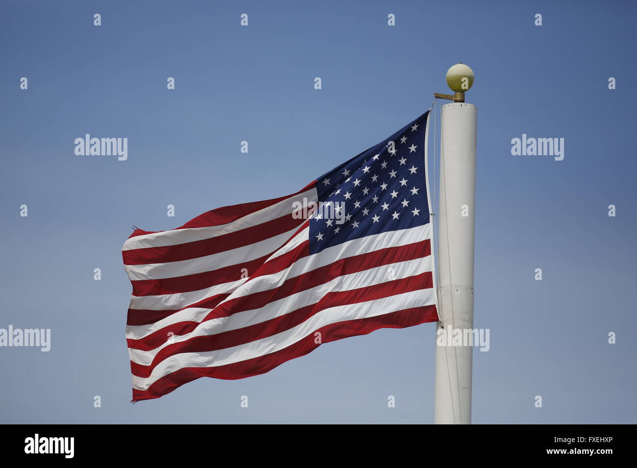 USA-Flagge auf der Handy-Turm Pole im Tennisstadion auf Daniel Insel in Charleston, South Carolina Stockfoto