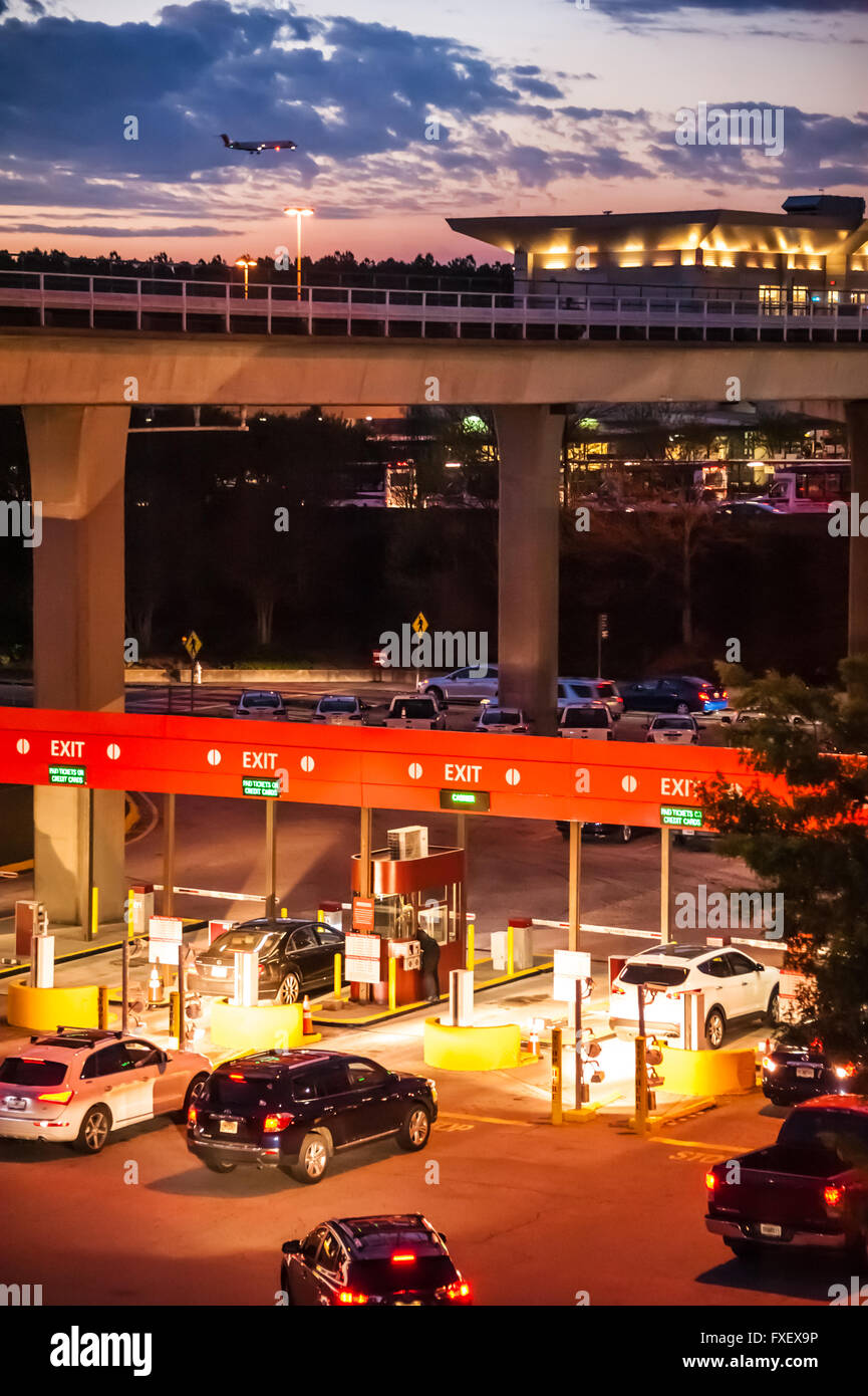 Abendveranstaltung am Hartsfield-Jackson Atlanta International Airport in Atlanta, Georgia, USA. Stockfoto