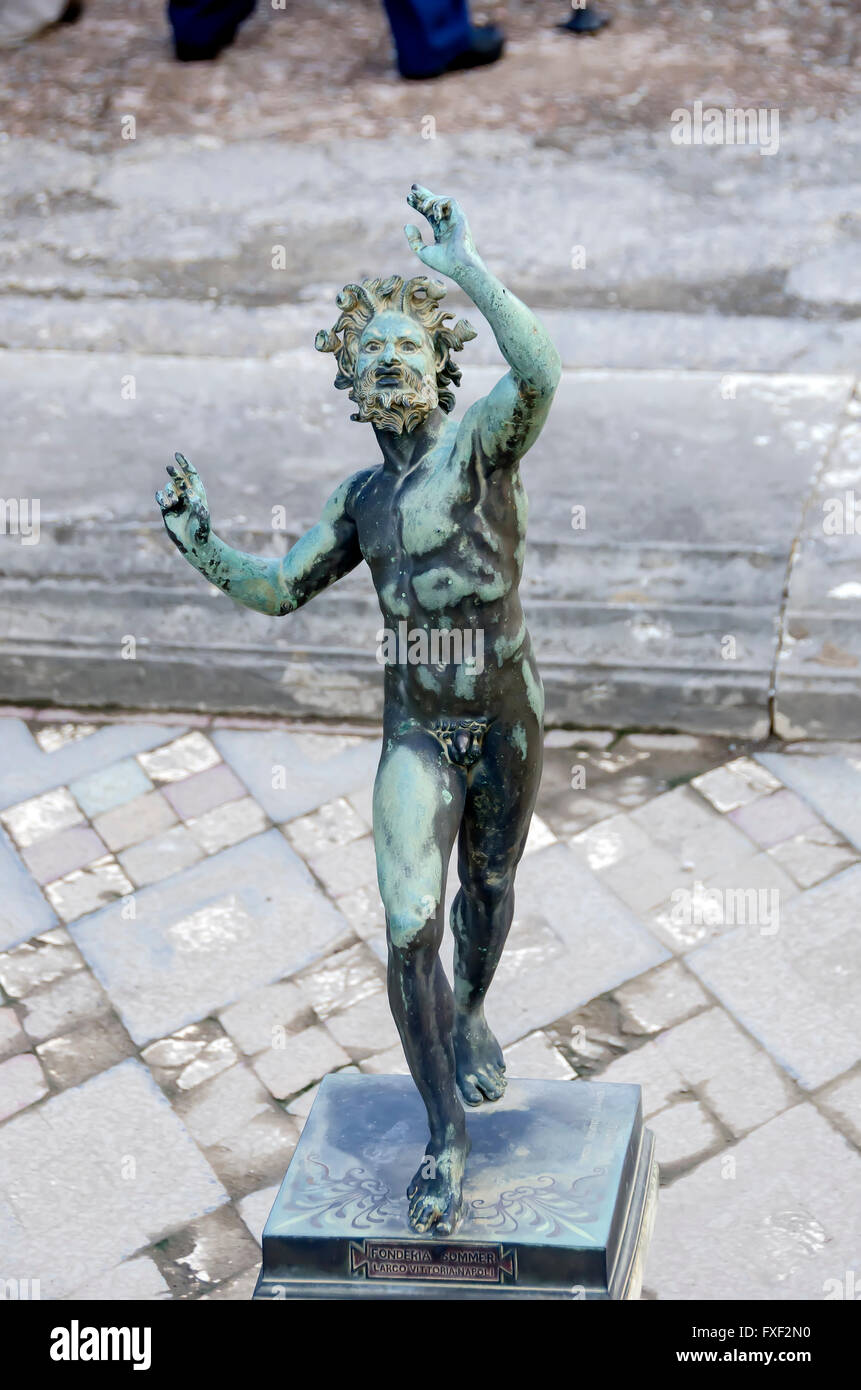 Satyr Statue eines gehörnten Pan im Haus des Faun, Pompeji-Italien Stockfoto
