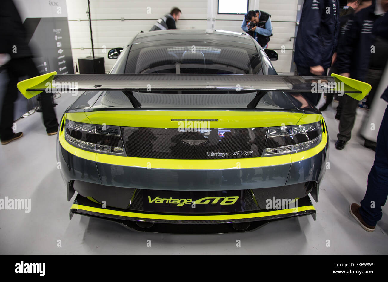 Silverstone im Vereinigten Königreich. 15. April 2016. Die neue Limited Edition Aston Martin Vantage V8 die auf 150 Credit beschränkt: Steven Reh/Alamy Live News Stockfoto