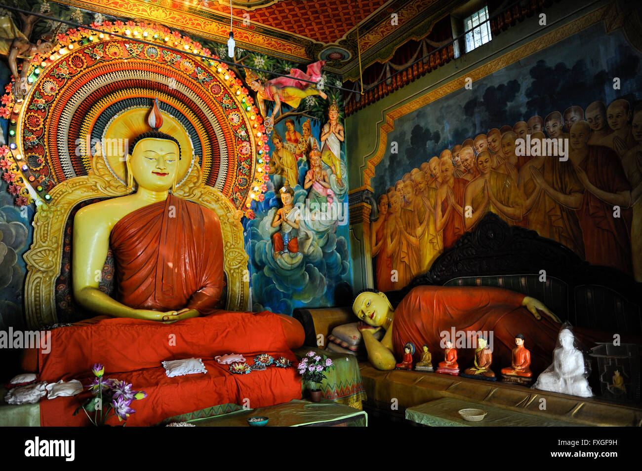 SRI LANKA, buddhistische Stupa Neubau geht weiter nach Krieg gegen die LTTE Tamil Tigers / SRI LANKA, Nach Dem Sieg Gegen die LTTE Tamil-Tiger Werden im Tamilischen Gebieten Auffaellig Viele Neue Buddhistische Stupa Gebaut Und Singhalesen Angesiedelt Stockfoto