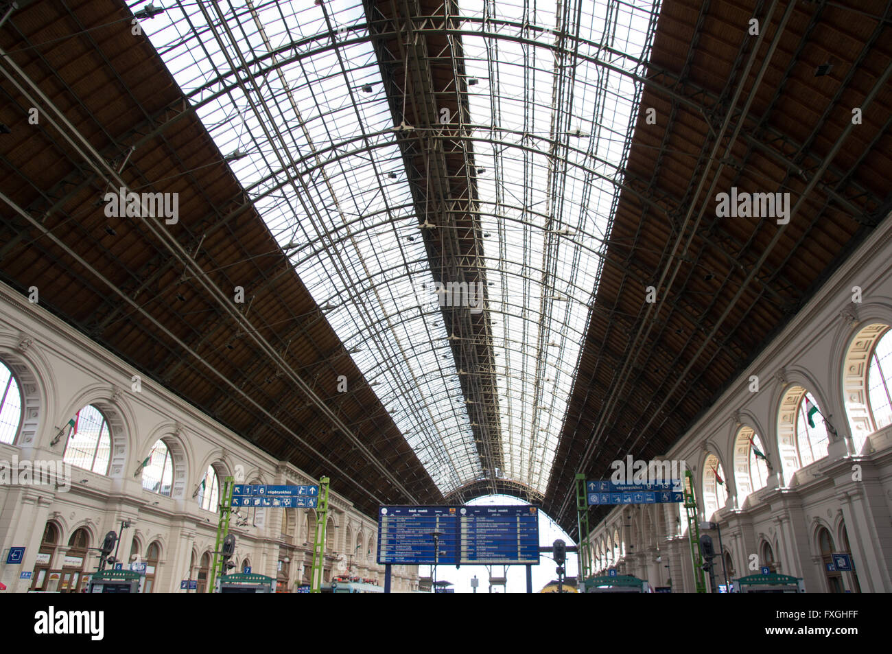 Budapest Keleti Bahnhof - innen Stockfoto