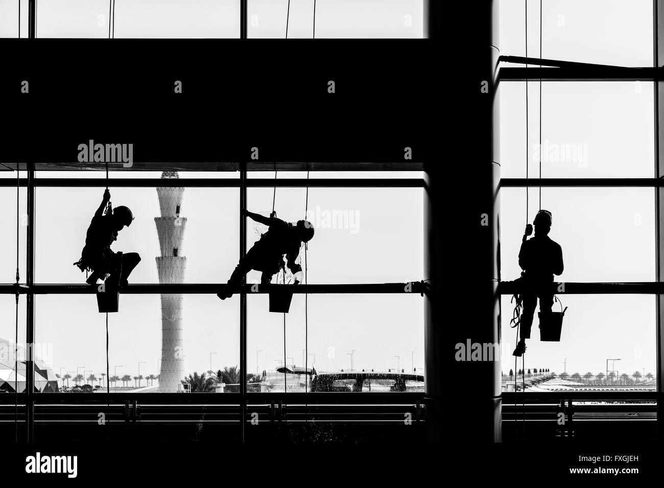 Fenster Reiniger, Hamad Flughafen Doha, Katar Stockfoto