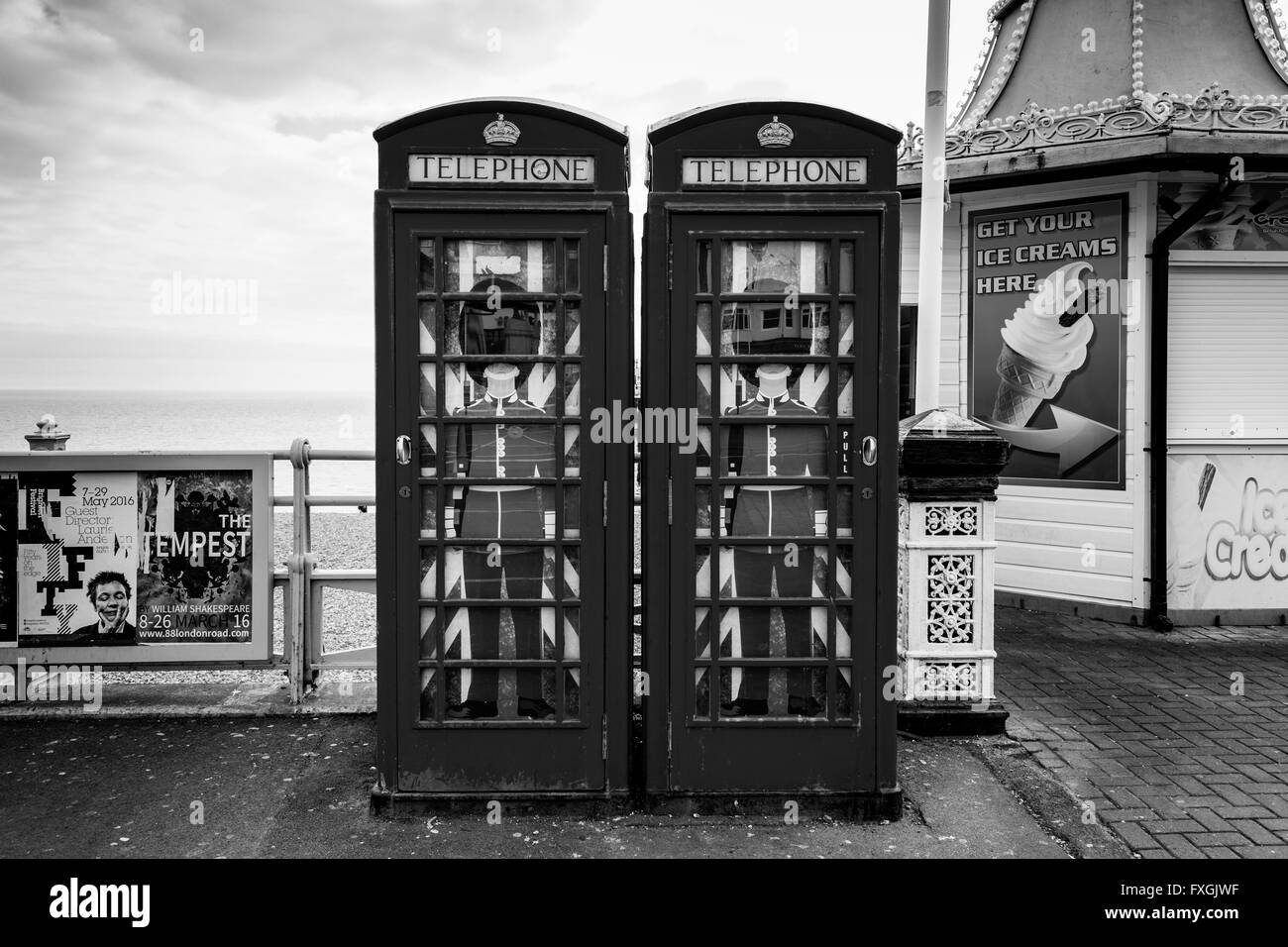 Traditionelle rote Telefonzellen, Brighton, East Sussex, UK Stockfoto