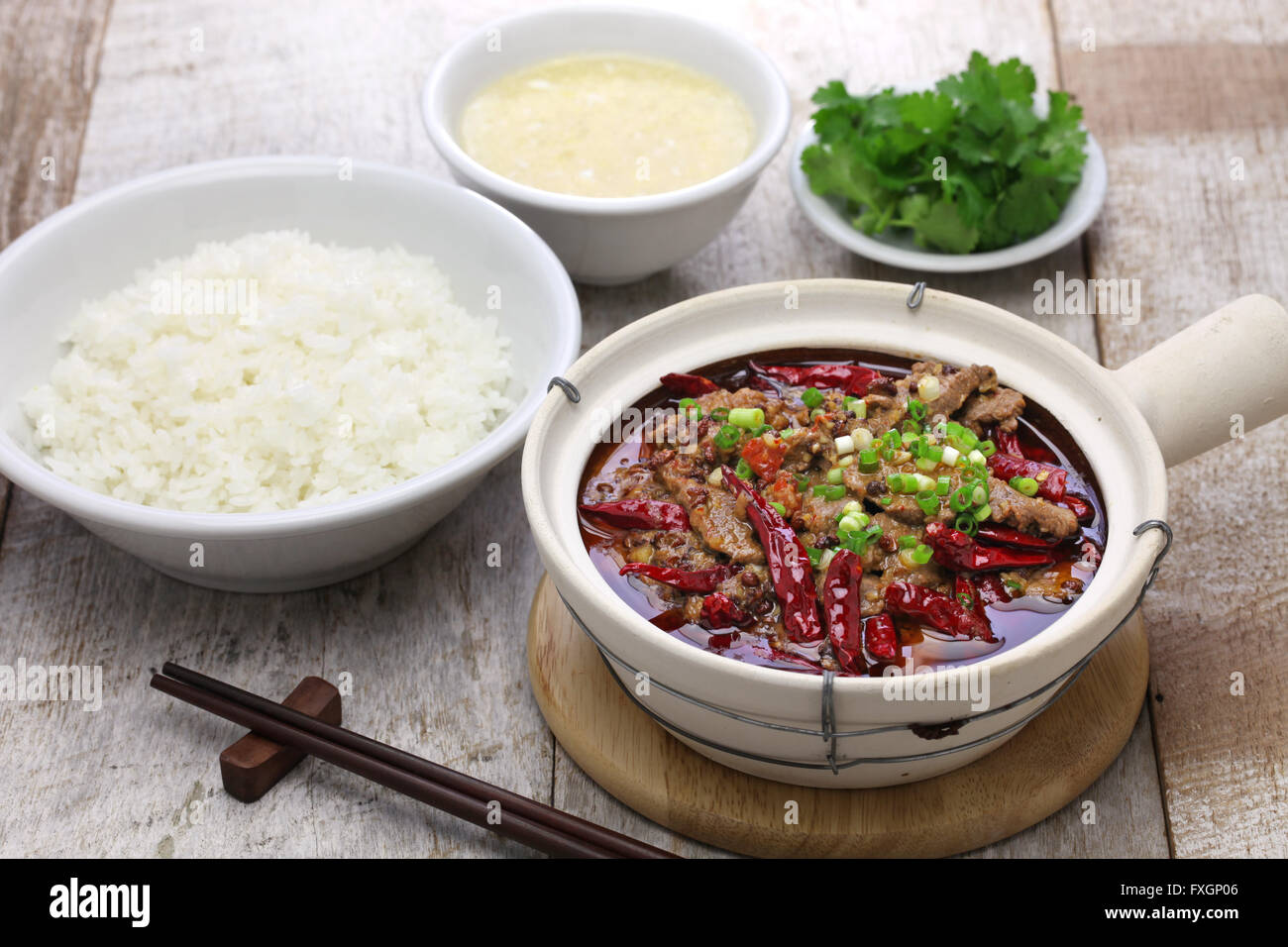 Shuizhu, Shui Zhu, geschnittene Rindfleisch in heiße Chili-Öl, chinesische Sichuan-Küche Stockfoto