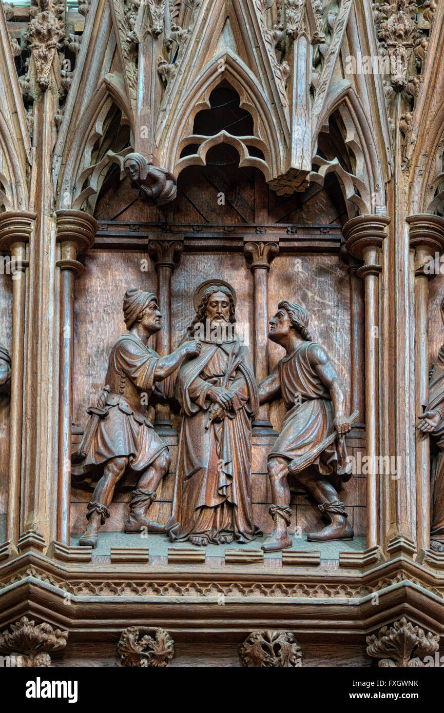 Ely Kathedrale 19. Jahrhundert hölzerne Jesus Erklärung Carven auf den Baumkronen im Chor. Ely, Cambridgeshire, England Stockfoto