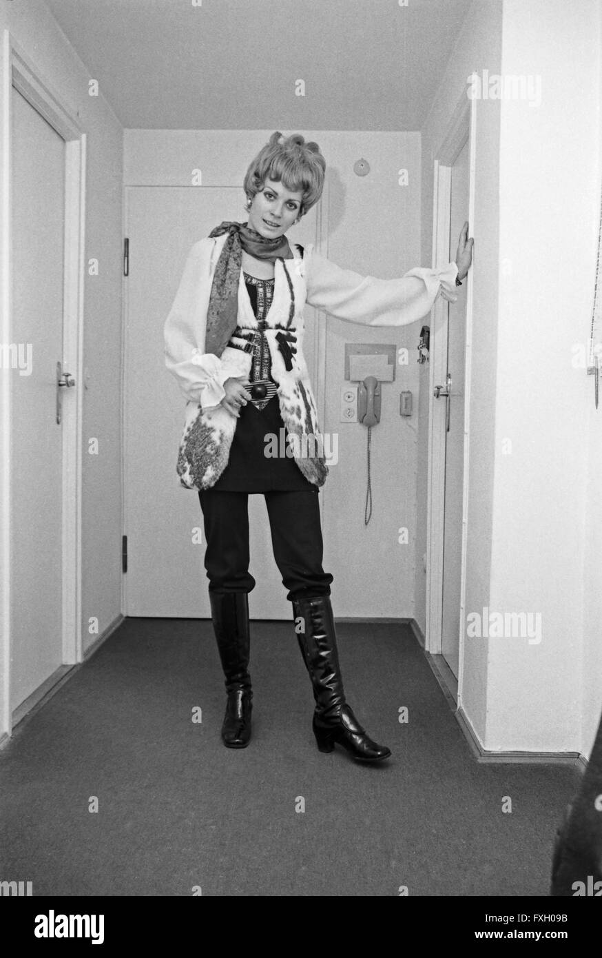 Deutsche Fictitious character Christiane Krüger, Deutschland 1960er Jahre. Die deutsche Schauspielerin Christiane Krüger, Deutschland der 1960er Jahre. 24 x 36 swNeg 443 Stockfoto