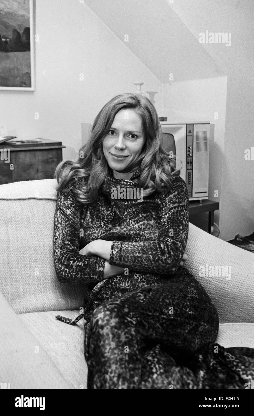 Viktoria Brams Fotos Und Bildmaterial In Hoher Aufl sung Alamy viktoria-brams-fotos-und-bildmaterial-in-hoher-aufl-sung-alamy